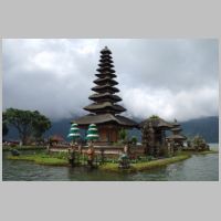 Indonesia, Pura Ulun Danu Bratan Temple, photo Sascha Venohr, flickr.jpg